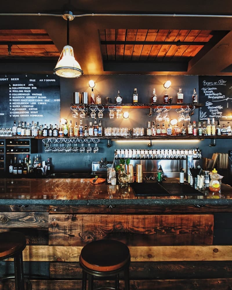 Bar & Pub
