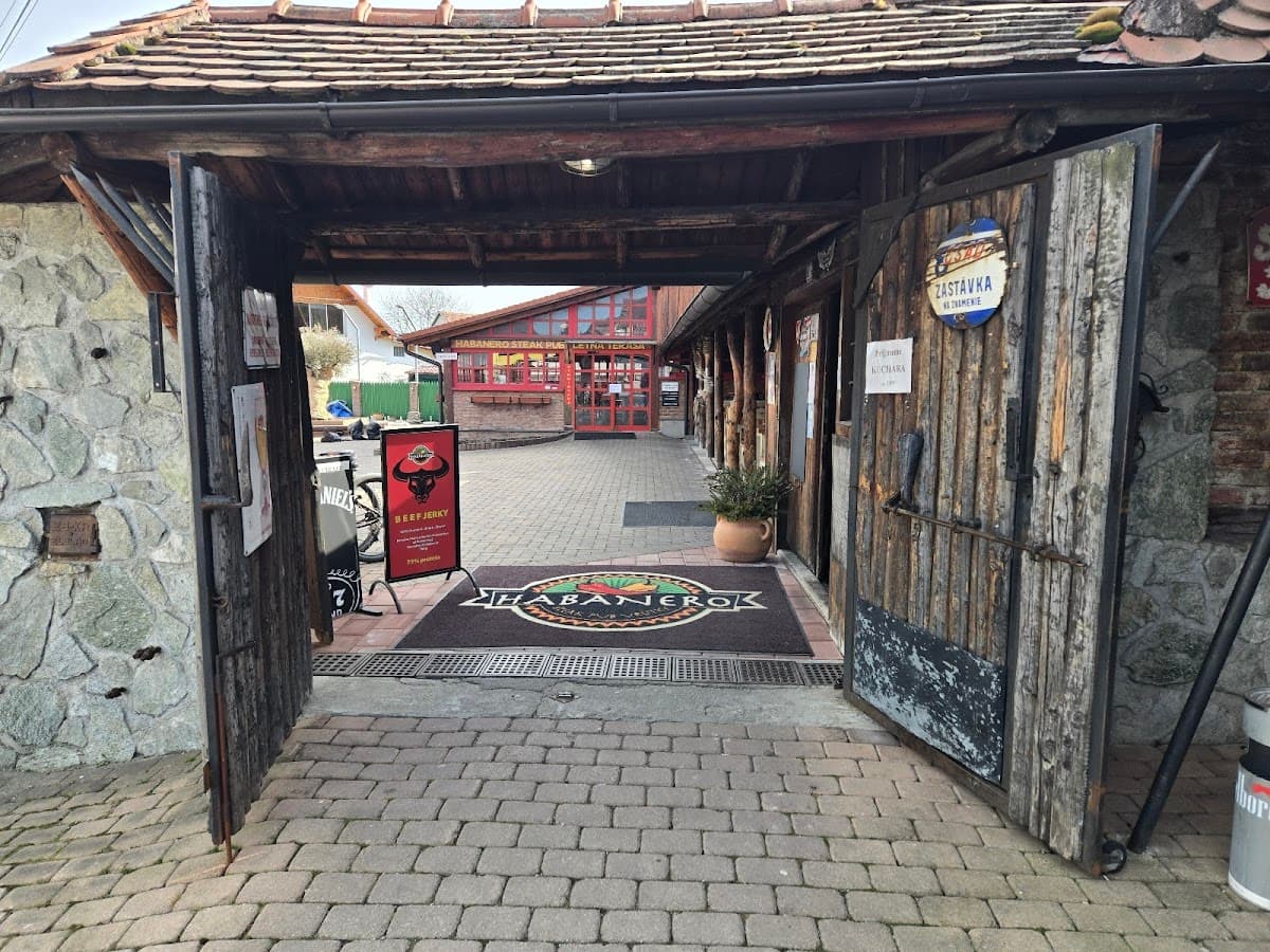 Habanero Steak Pub