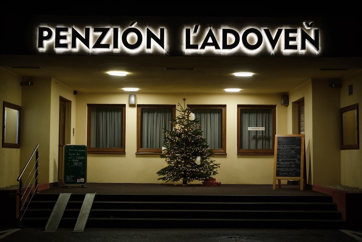 Penzión & Reštaurácia Ľadoveň