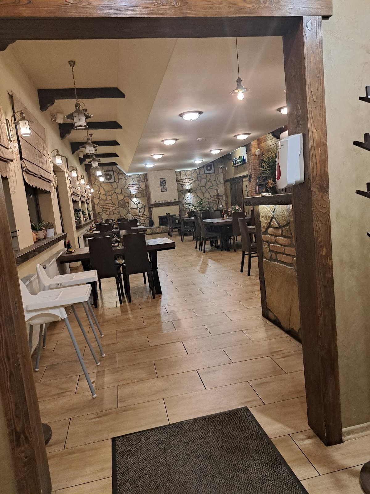 Arno Pizza & Restaurant