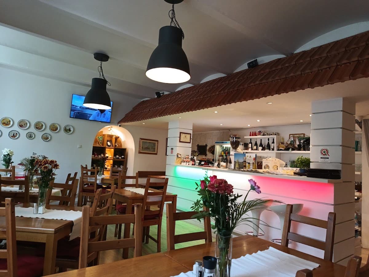 La Primavera Pizzeria