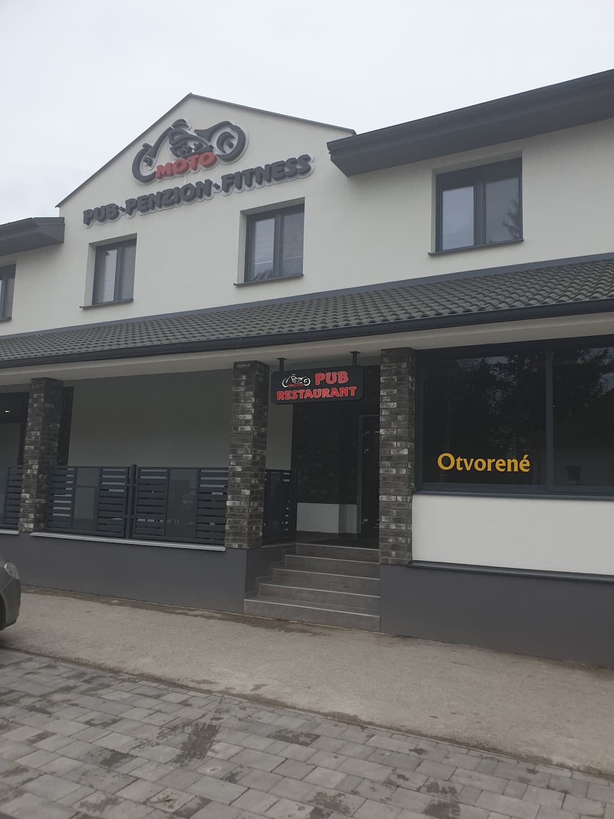 Moto Pub