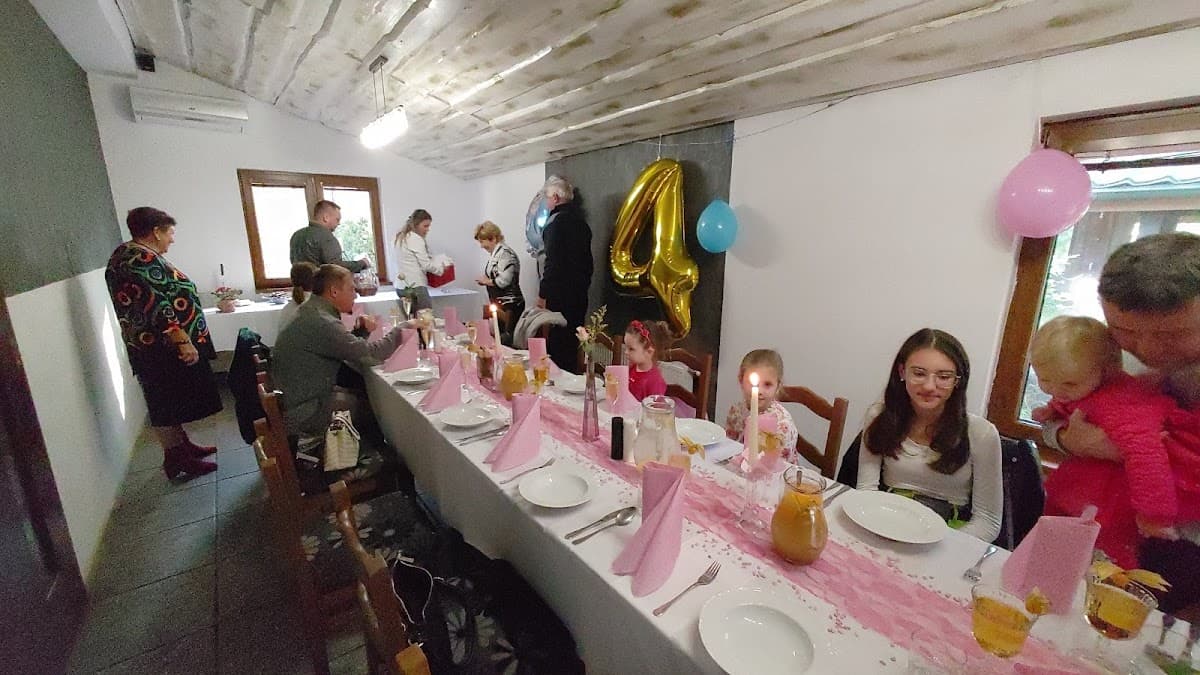 Restaurant "Deja Vu"