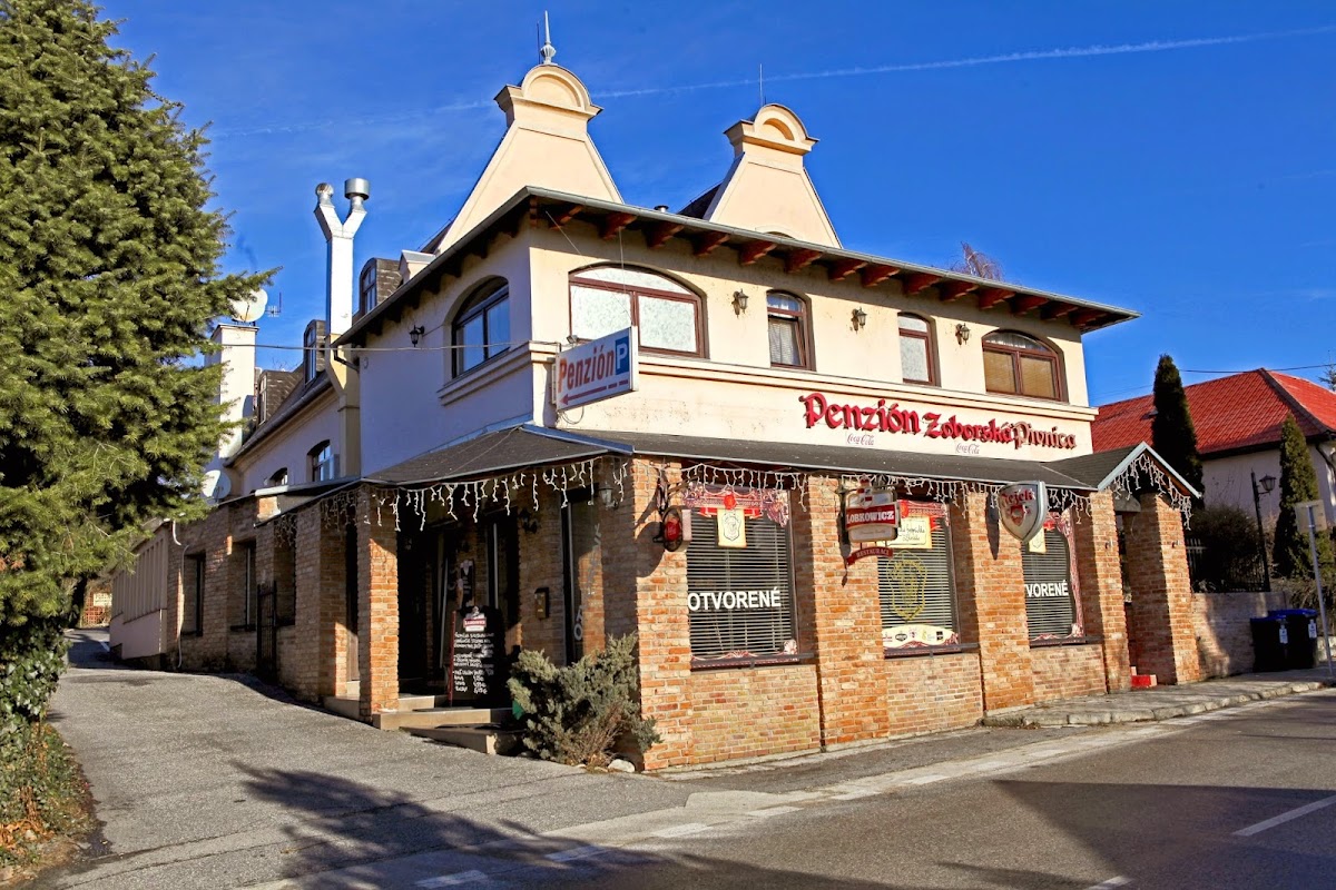 Penzión Wellness & Restaurant Zoborská, free parking